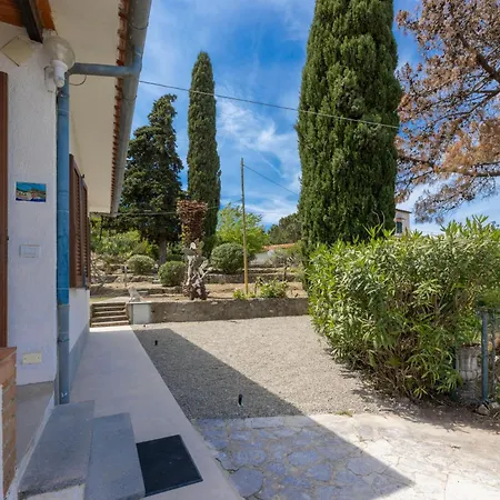 Casa Panoramica Bouganville 펜션 SantʼAndrea
