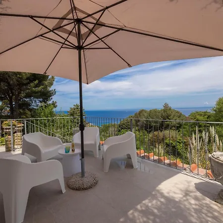Casa Panoramica Bouganville 펜션 SantʼAndrea